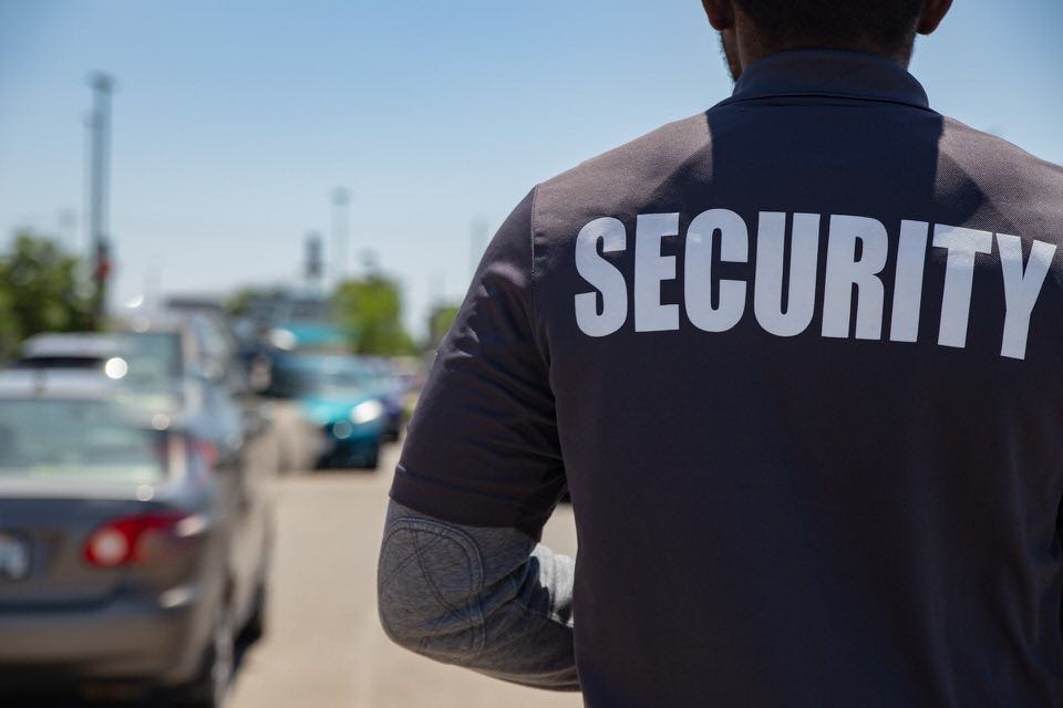 shun's article picture - security man