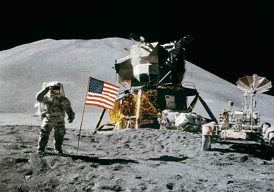 shun's article picture - land on the moon